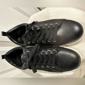 White House Black market size 9 1/2 leather and lace walking shoes.